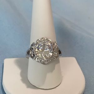 Silver tone stone ring
